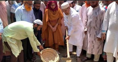 উল্লাপাড়ায় খাল খনন উদ্বোধন করলেন এমপি রফিকুল ইসলাম