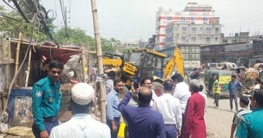 উচ্ছেদ অভিযান: সড়ক দখলমুক্ত, স্বস্তি ফিরেছে জনজীবনে