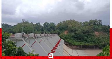 উজানের ঢলে উপচে পড়ছে কাপ্তাই হ্রদ, খোলা হলো ১৬ কপাট