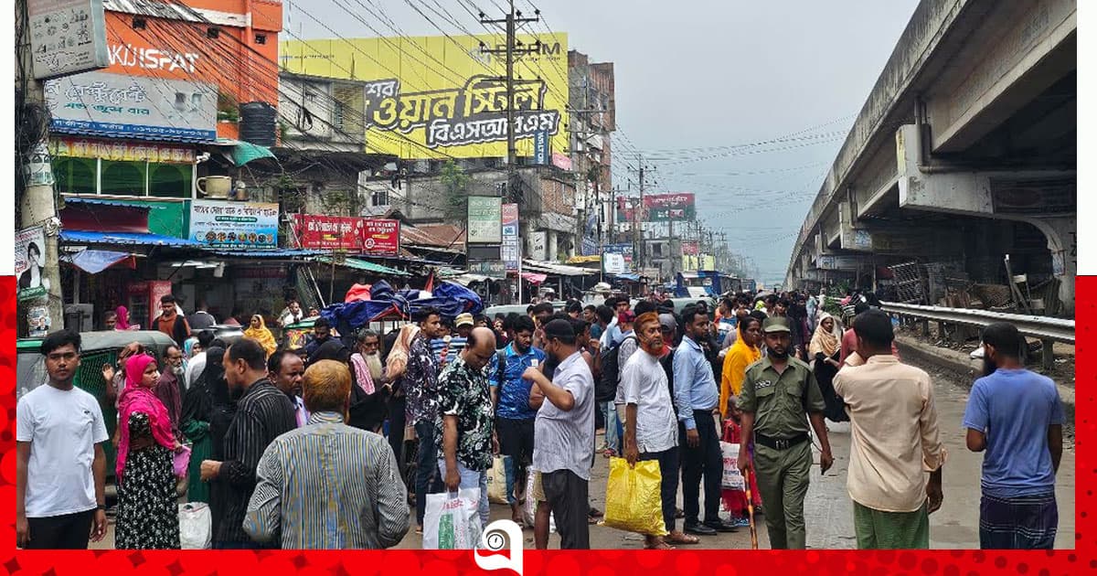 ছুটির আনন্দে ঘরমুখী মানুষের ঢল