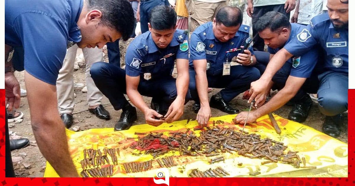 ড্রেন খুঁড়তেই মিলল ৩৪০ রাউন্ড গুলি