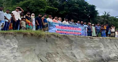 সদরপুরে আড়িয়াল খাঁ নদের তীব্র ভাঙন