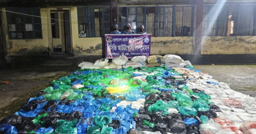 চরফ্যাশনে ৮ লাখ টাকা মূল্যের পলিথিন জব্দ