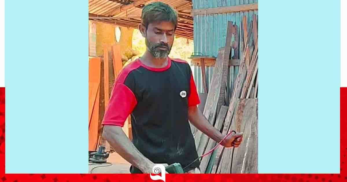 ৪৫ বছর বয়সে এসএসসি পরীক্ষায় কৃতকার্য কাঠমিস্ত্রী নাসিমুল