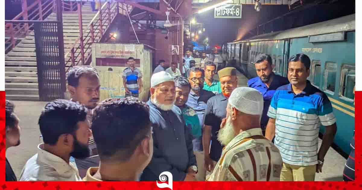 ঈশ্বরদী জংশনে মহানন্দা ট্রেনে সান্টিং ইঞ্জিনের ধাক্কা, আহত ১৫