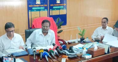 বরিশাল বোর্ডে এসএসসিতে পাসের হার বেড়েছে, কমেছে জিপিএ-৫