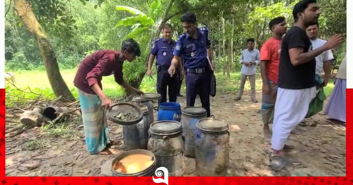 শ্রীপুরে আদিবাসী পল্লীতে পুলিশের অভিযান, চোলাই মদসহ আটক ৩