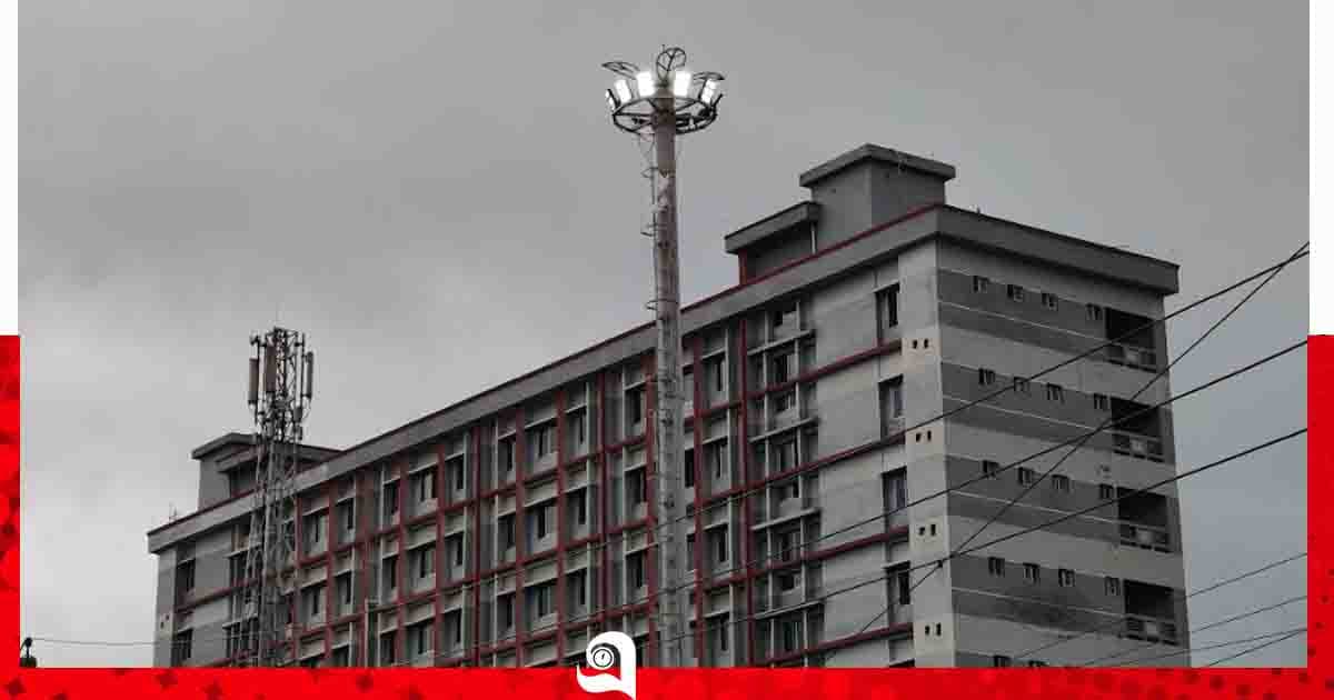 বিদ্যুৎ সংকটের মধ্যেও দিনে জ্বলছে গোপালগঞ্জের ওয়াচ টাওয়ারের বাতি