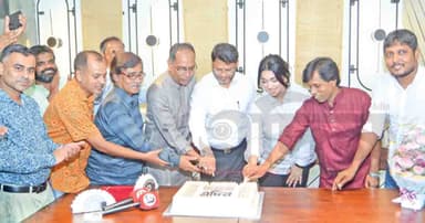 বর্ণাঢ্য আয়োজনে দৈনিক এদিনের ‘ছয় মাস’ উদযাপন