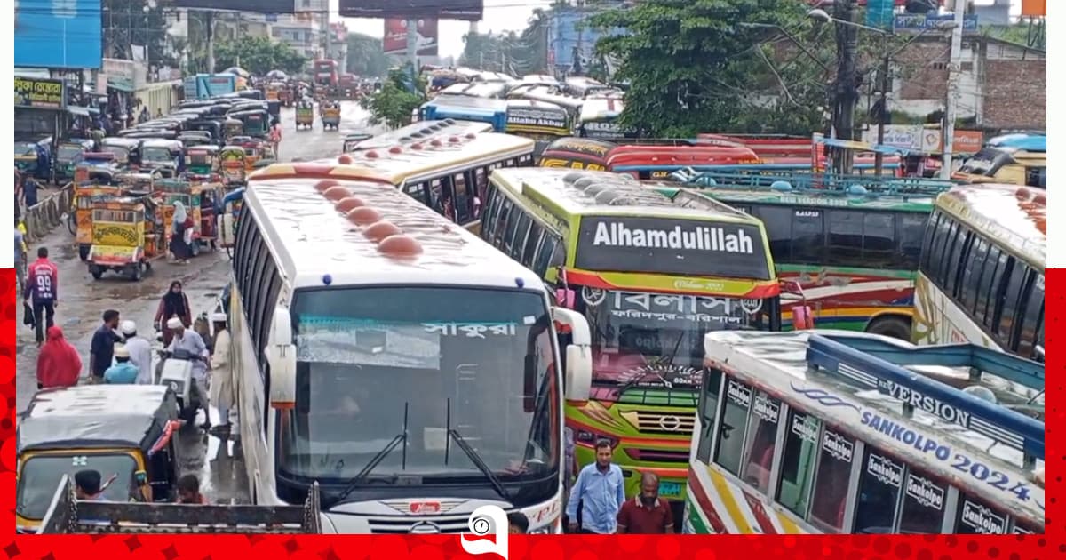 বরিশালে আড়াই ঘণ্টা পর দূরপাল্লা ও অভ্যন্তরীণ রুটে বাস চলাচল স্বাভাবিক