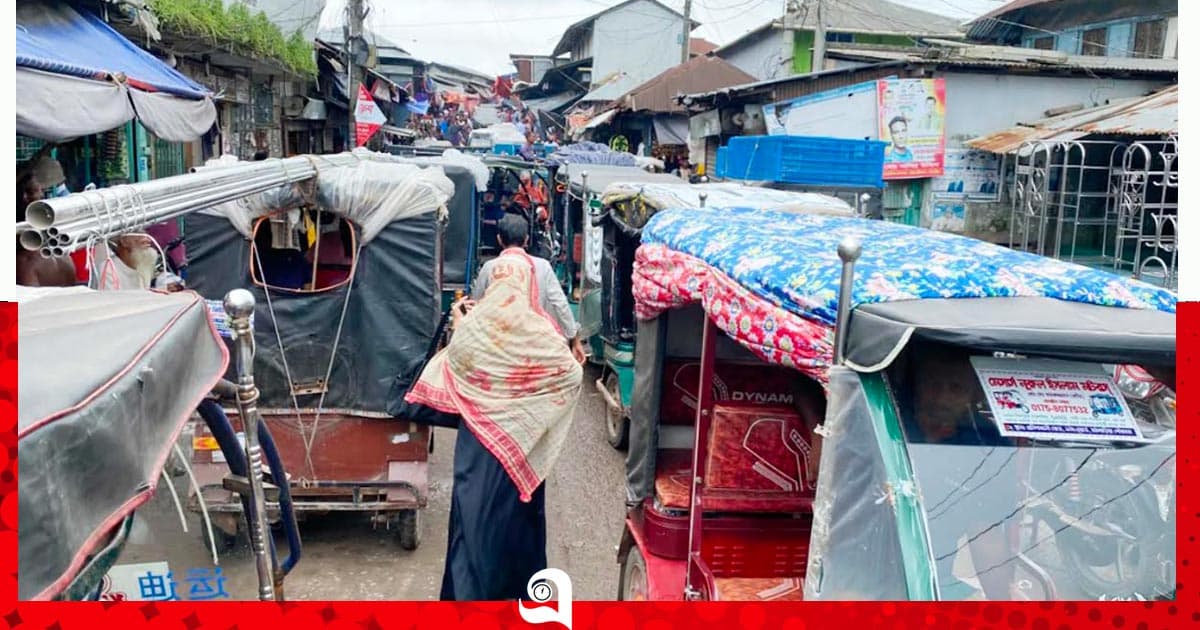 মঠবাড়িয়ায় ইজিবাইকের তীব্র যানজটে নাভিশ্বাস পৌরবাসীর