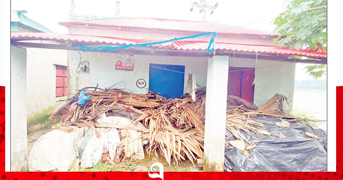 আশ্রয়ণের ঘরে তালা, দখলে মাদকসেবী-গবাদিপশু