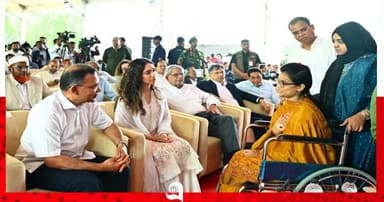 জুলাই গণঅভ্যুত্থানে আহত মিতুর খোঁজ নিলেন প্রধানমন্ত্রী