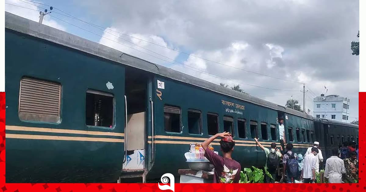 গফরগাঁওয়ে ট্রেনের ৪ বগি লাইনচ্যুত, ঢাকা-ময়মনসিংহ রেলপথ বন্ধ