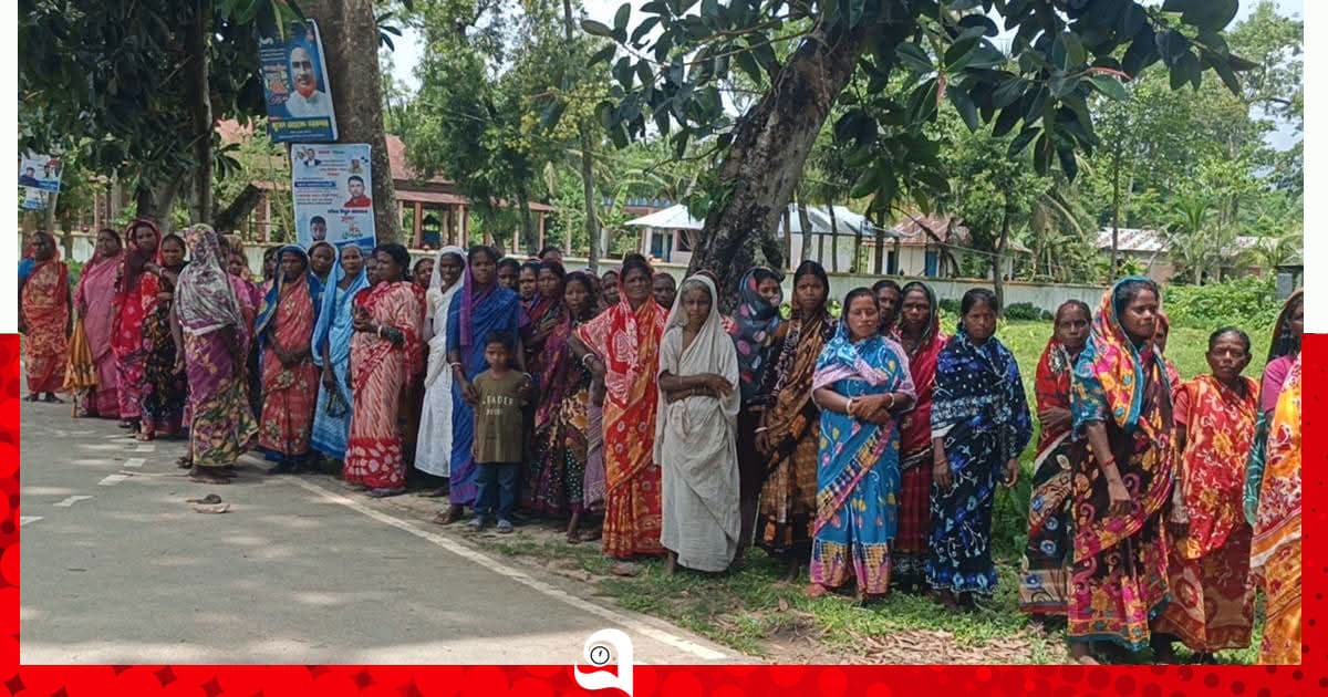 বকেয়া মজুরির দাবীতে চা-শ্রমিকদের অবস্থান কর্মসূচি