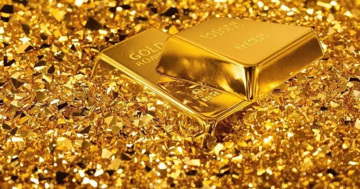 সোনার দাম কমছে