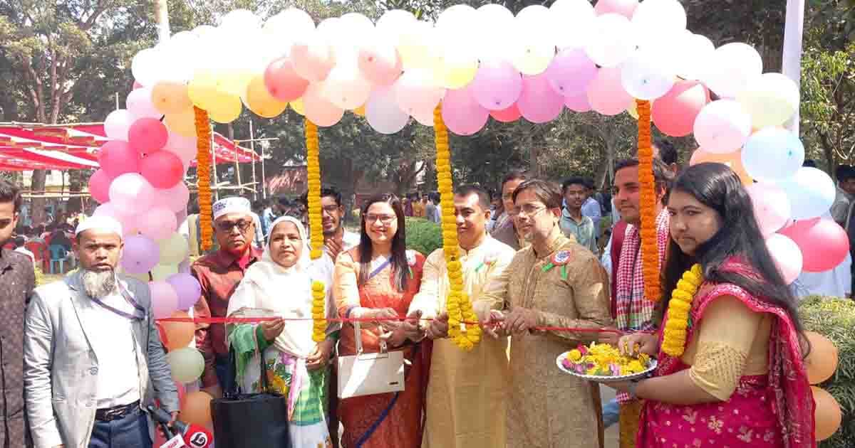 নরসিংদীর শিবপুর সরকারি শহীদ আসাদ কলেজে বসন্তবরণ ও পিঠা উৎসব  অনুষ্ঠিত