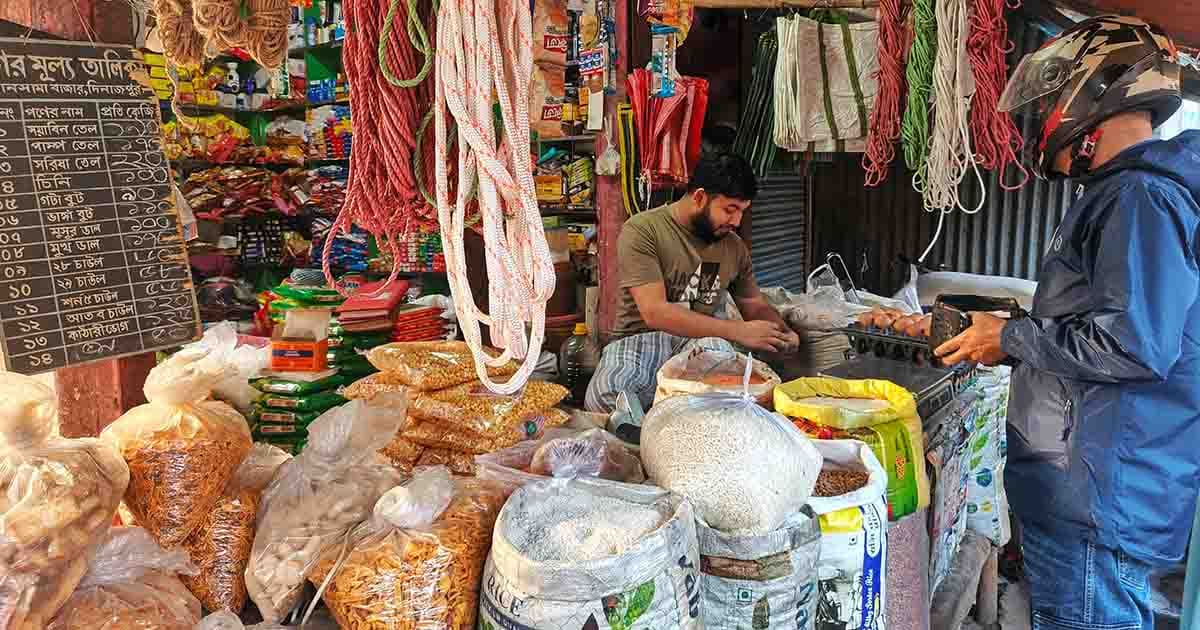 নিত্যপণ্যের দামে নাভিশ্বাস, নিম্নআয়ের মানুষের দীর্ঘশ্বাস