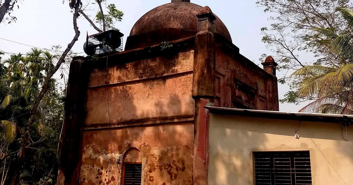 ঝালকাঠিতে চার শতকের ঐতিহ্য ‘পাকা মসজিদ’ ধ্বংসের ঝুঁকিতে