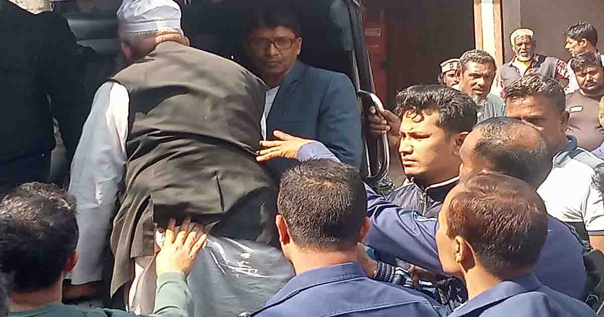 পার্বতীপুরে আওয়ামীলীগ কার্যালয়ে পুলিশের অভিযান, ৫ গ্রেফতার