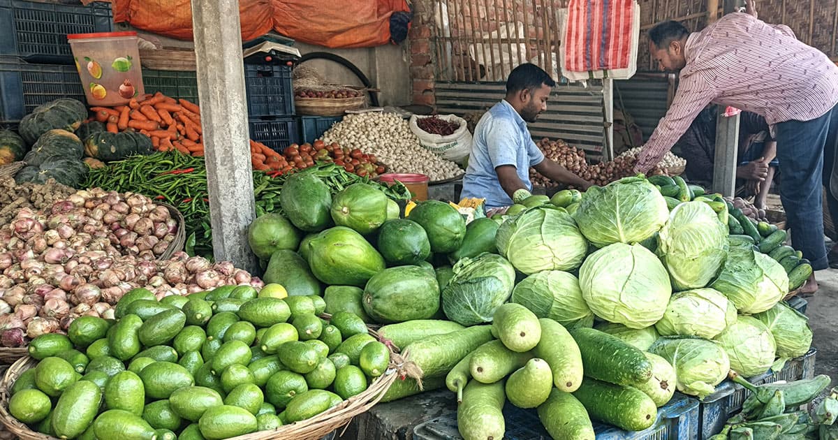 লেবু-শসায় আগুন, ক্রেতাদের ক্ষোভ