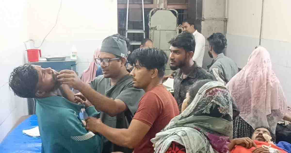 বরিশাল-ঢাকা মহাসড়কে দুই বাসের সংঘর্ষ,  চালক নিহত