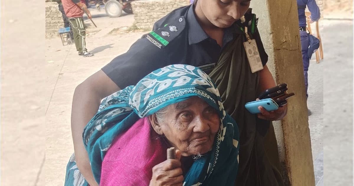 ভোট দিয়েছেন শতবর্ষী বৃদ্ধা ফুলজান বেগম