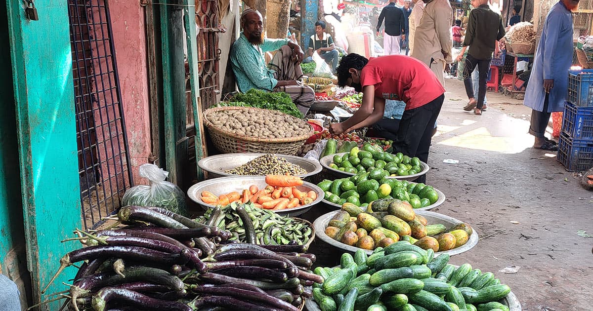 নিত্যপণ্যের দামে ঊর্ধ্বগতি, ক্রেতাদের অসন্তোষ