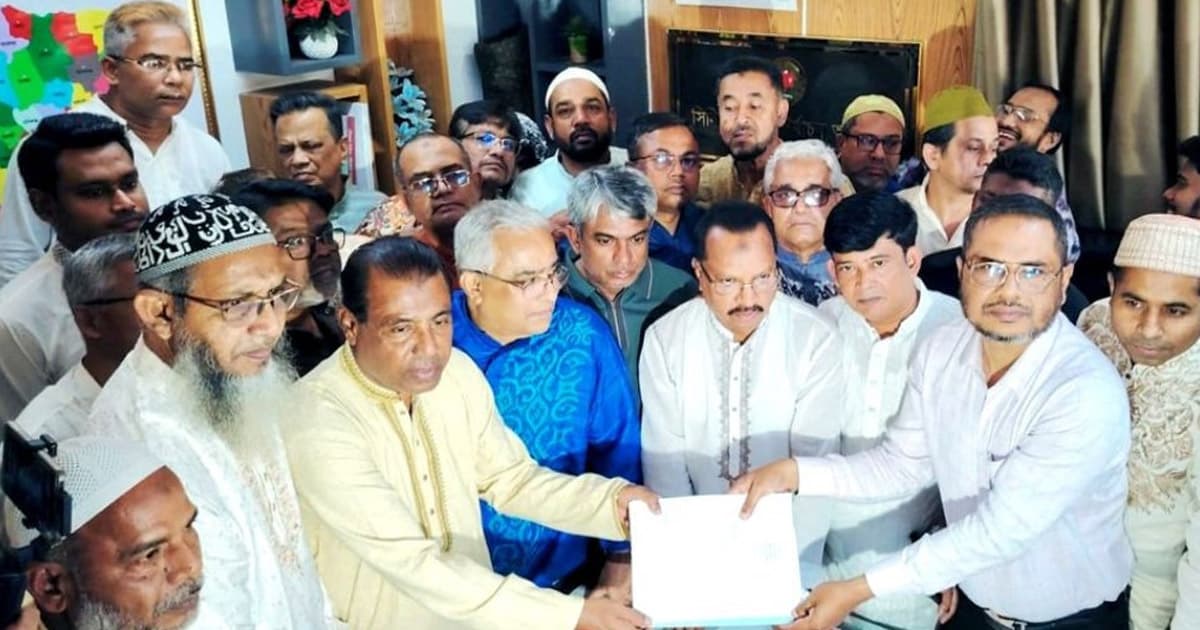 মনোনয়নপত্র দাখিল করলেন বাদশা