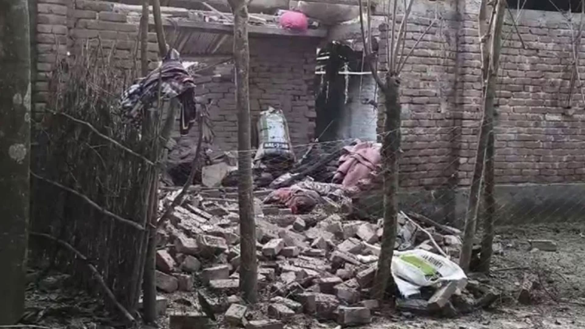 চাঁপাইনবাবগঞ্জে ‘ককটেল বানানোর সময়’ বিস্ফোরণে নিহত ২