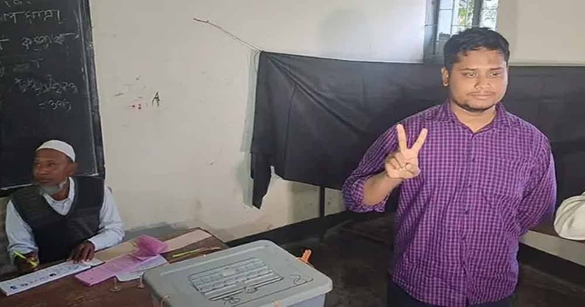 ভোট দিলেন হাসনাত আবদুল্লাহ