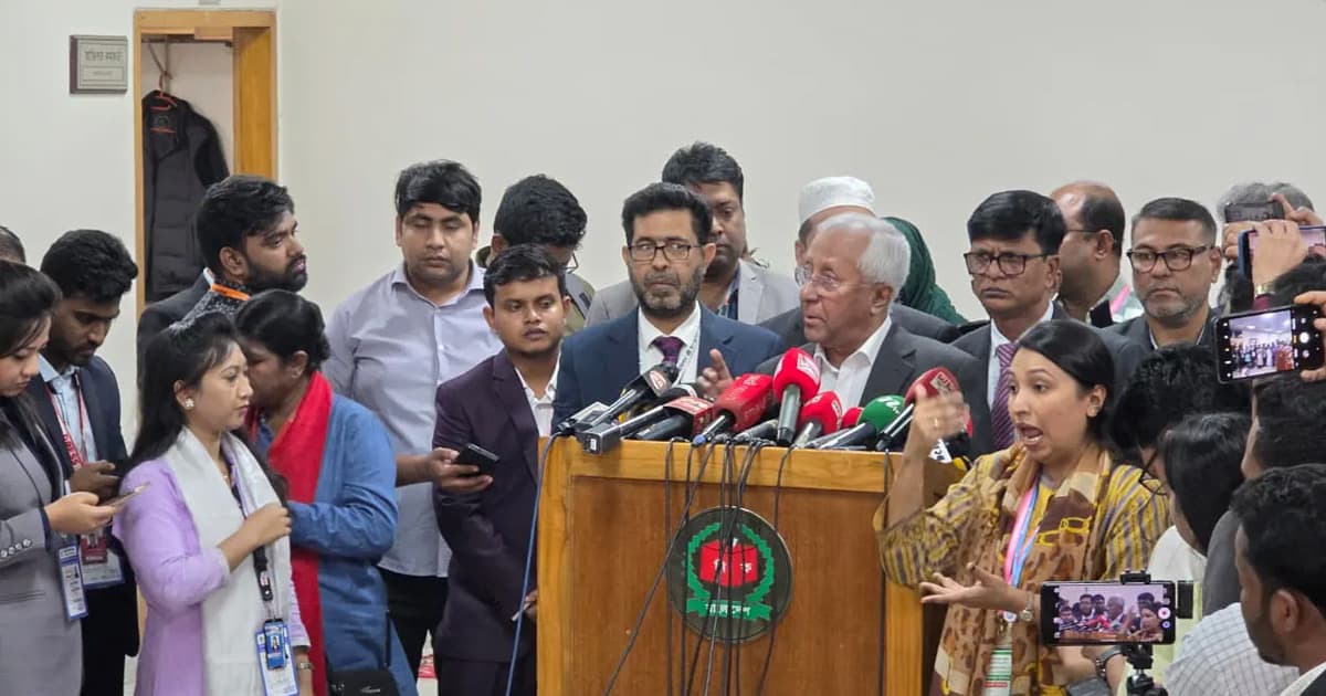 ১২টা পর্যন্ত ৩২ হাজার ৭৮৯ কেন্দ্রে ভোটের হার ৩২.৮৮ শতাংশ: ইসি সচিব