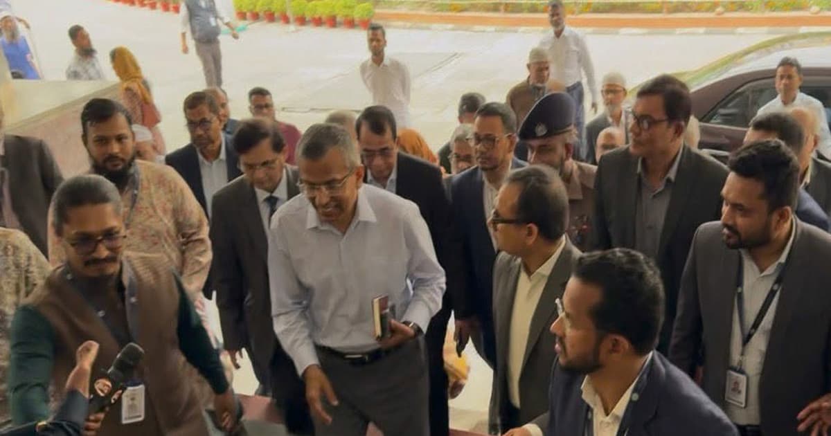 কথা নয়, কাজের মাধ্যমে দক্ষতা ও যোগ্যতা প্রমাণ করতে চাই: গভর্নর