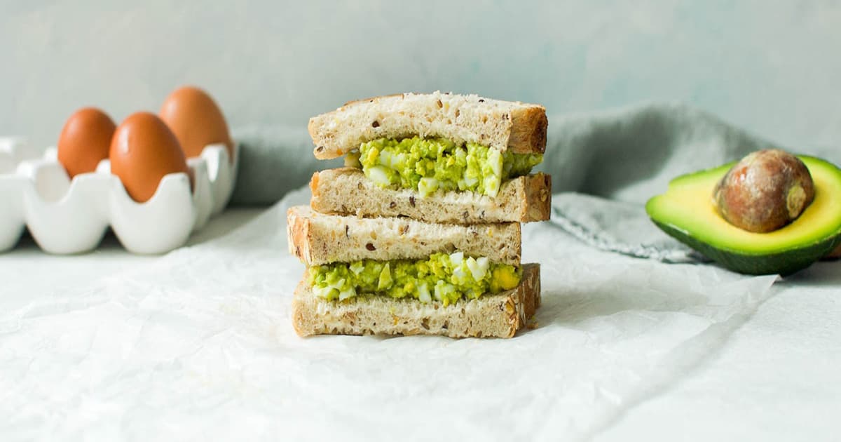 ইফতারিতে নতুনত্ব আনুন: তৈরি করুন অ্যাভোকাডো স্যান্ডউইচ