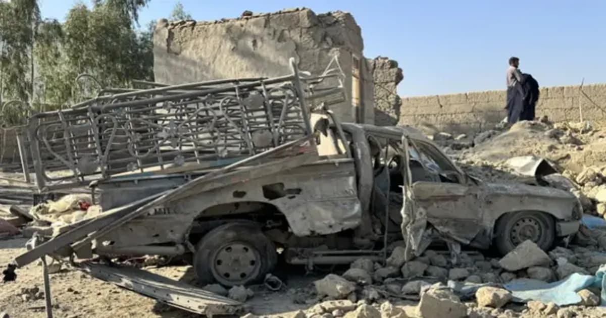 আফগানিস্তানে পাকিস্তানের বিমান হামলা, শতাধিক ‘সন্ত্রাসী’ নিহতের দাবি