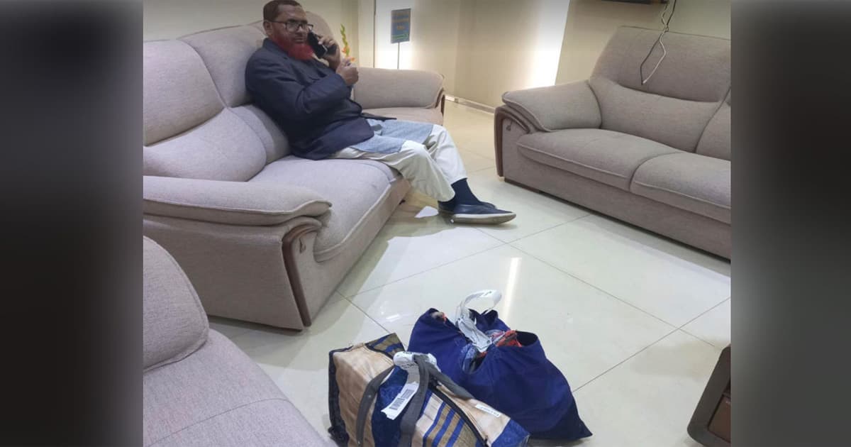 বিমানবন্দরে ‘অর্ধকোটি’ টাকাসহ ঠাকুরগাঁও জেলা জামায়াতের আমির আটক