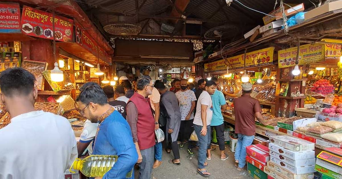 বাজার ভরা হরেক খেজুর, দামও চড়া