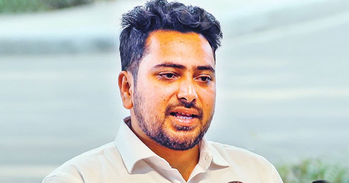 রাষ্ট্রপতিকে অভিশংসন ও গ্রেপ্তারের দাবি নাহিদের