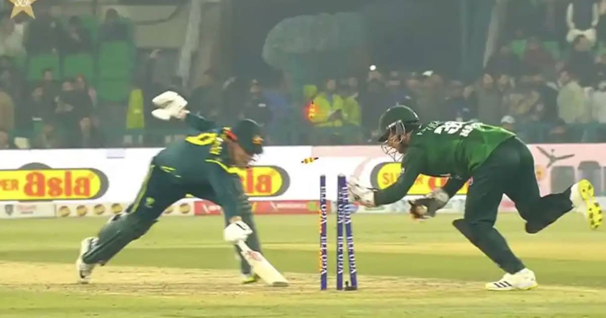 বিতর্কিত স্টাম্পিং পাকিস্তানি কিপারের