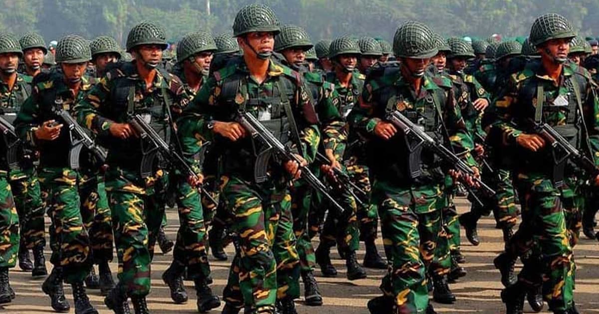 ভীতির আবহ কাটিয়ে জনবন্ধুর বেশে