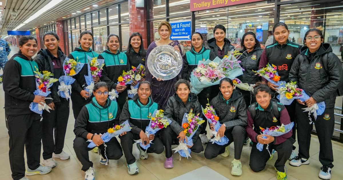 অপরাজিত চ্যাম্পিয়ন টাইগ্রেসরা দেশে ফিরল