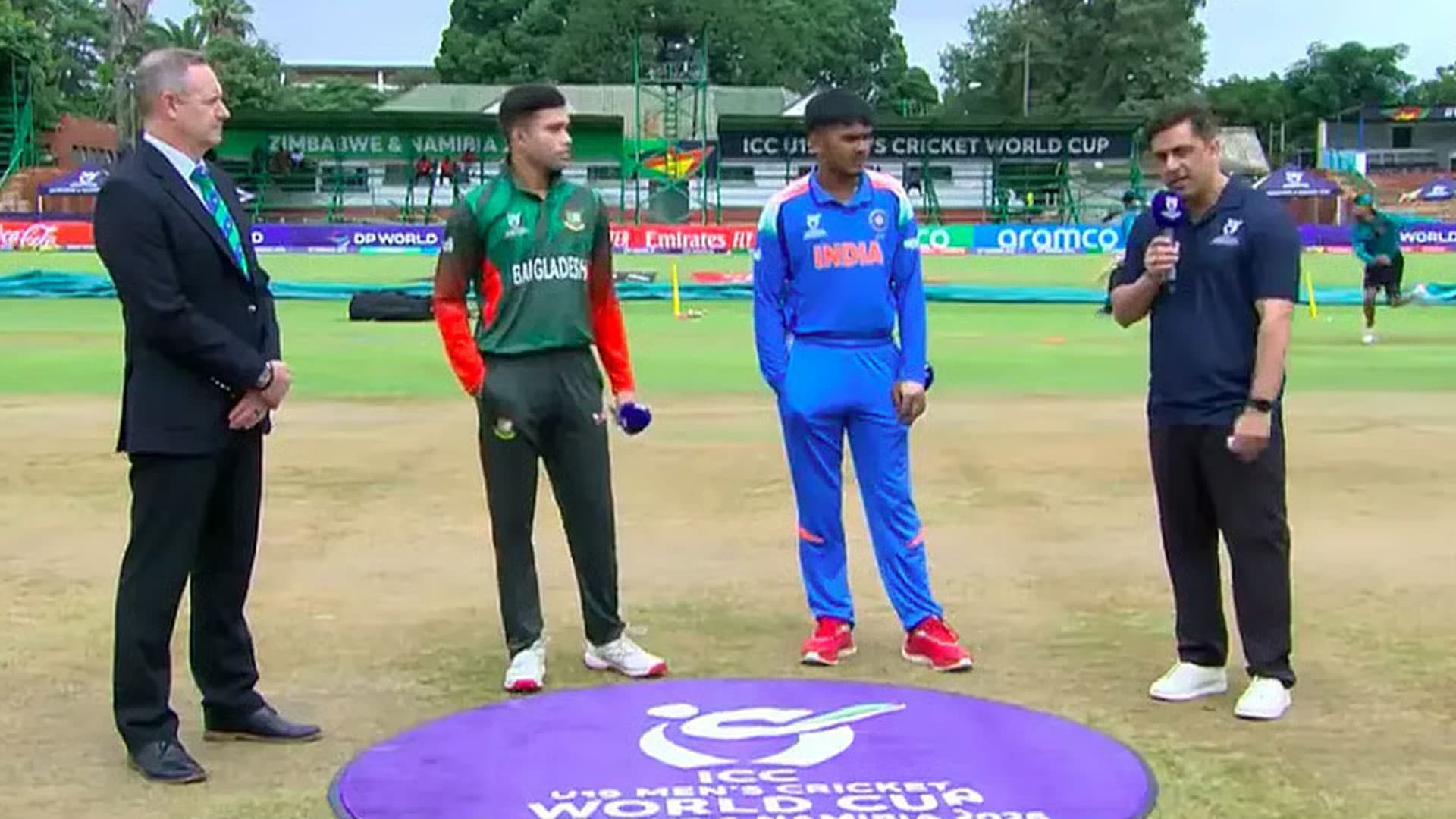 বাংলাদেশ ও ভারতের অধিনায়ক টসের সময় হাত মেলাননি