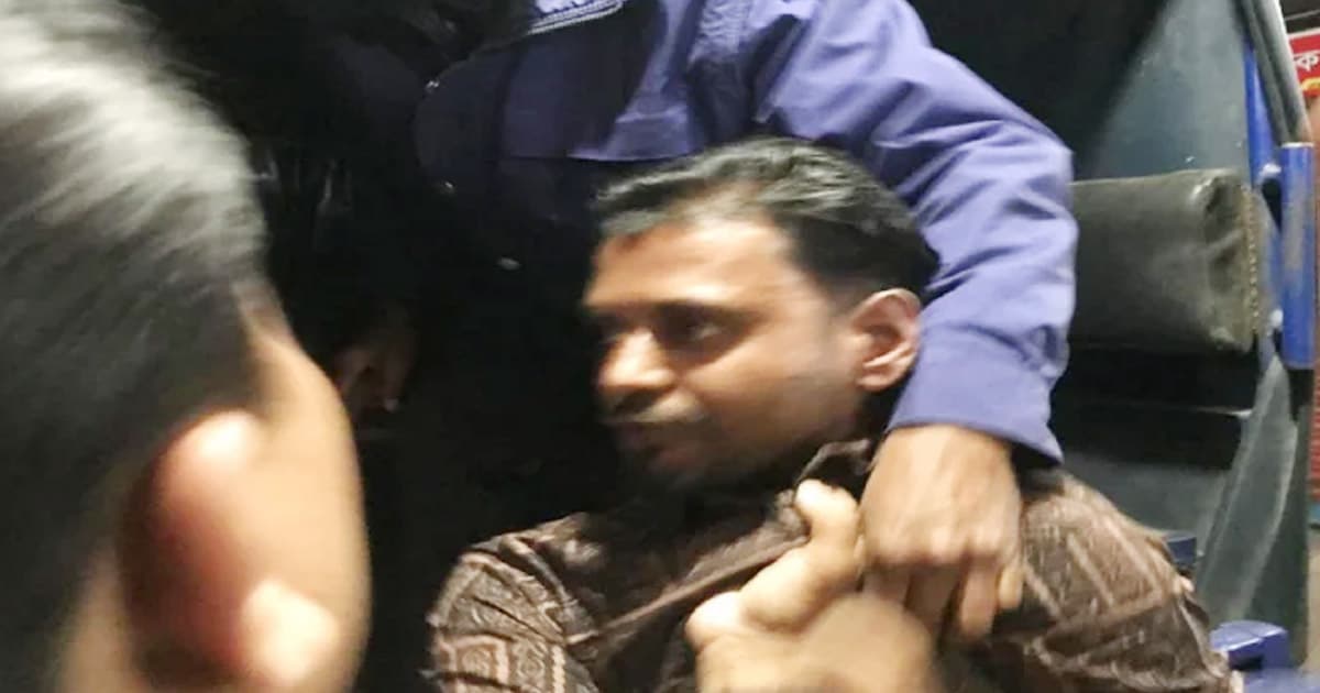 ক্র্যাবের পিকনিকে হামলা, আহত ১২ সাংবাদিক