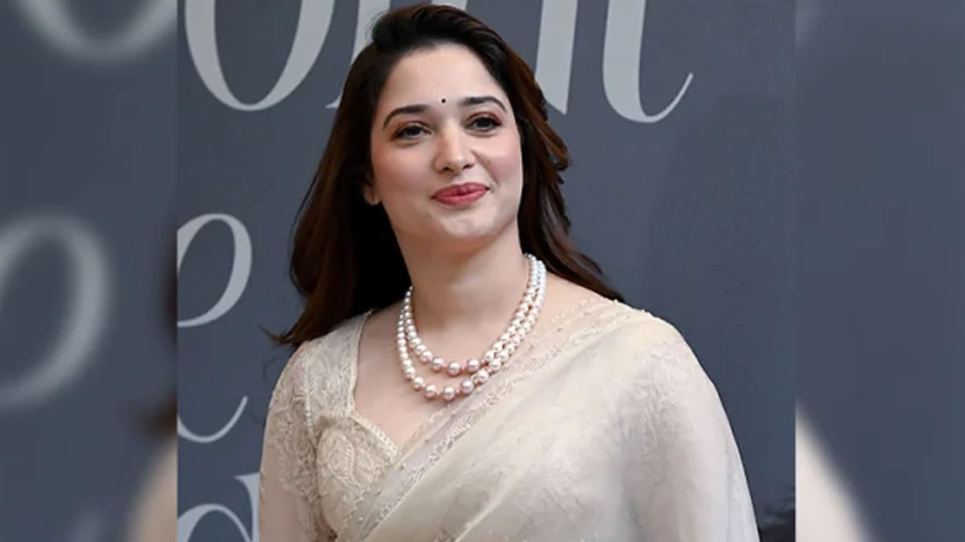 তামান্নার ঝড় তোলা গানের ভিউ ১০০ কোটি