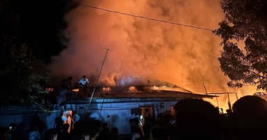 ফটিকছড়িতে আগুনে পুড়ে ছাই ৬ বসতঘর