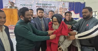 ঠাকুরগাঁওয়ে শীতার্ত মানুষের পাশে লংকাবাংলা ফাউন্ডেশন