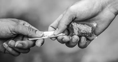 নারায়ণগঞ্জে রমরমা মাদক বাণিজ্য, নীরব প্রশাসন