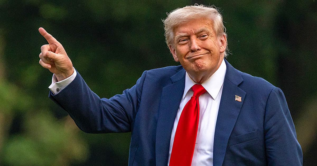 ট্রাম্পকে বাংলাদেশে আসার আমন্ত্রণ