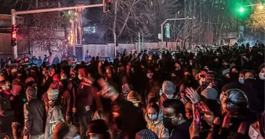 ইরানে বিক্ষোভে নিরাপত্তা বাহিনীর শতাধিক কর্মী নিহত