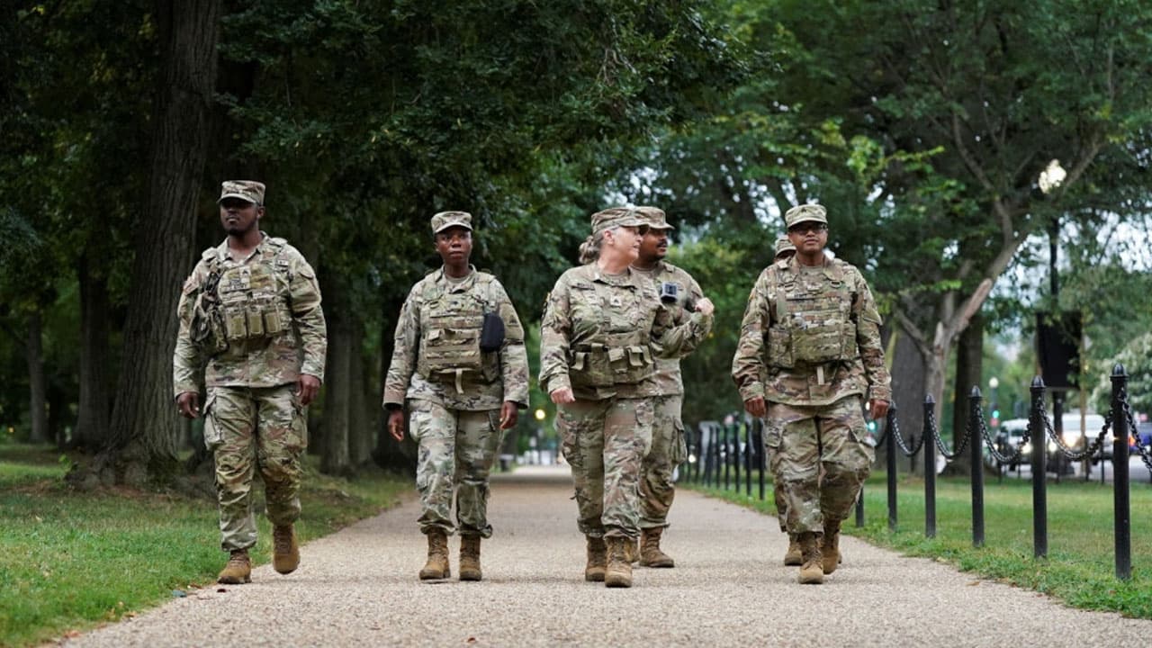 ন্যাশনাল গার্ড প্রত্যাহার করছেন ট্রাম্প